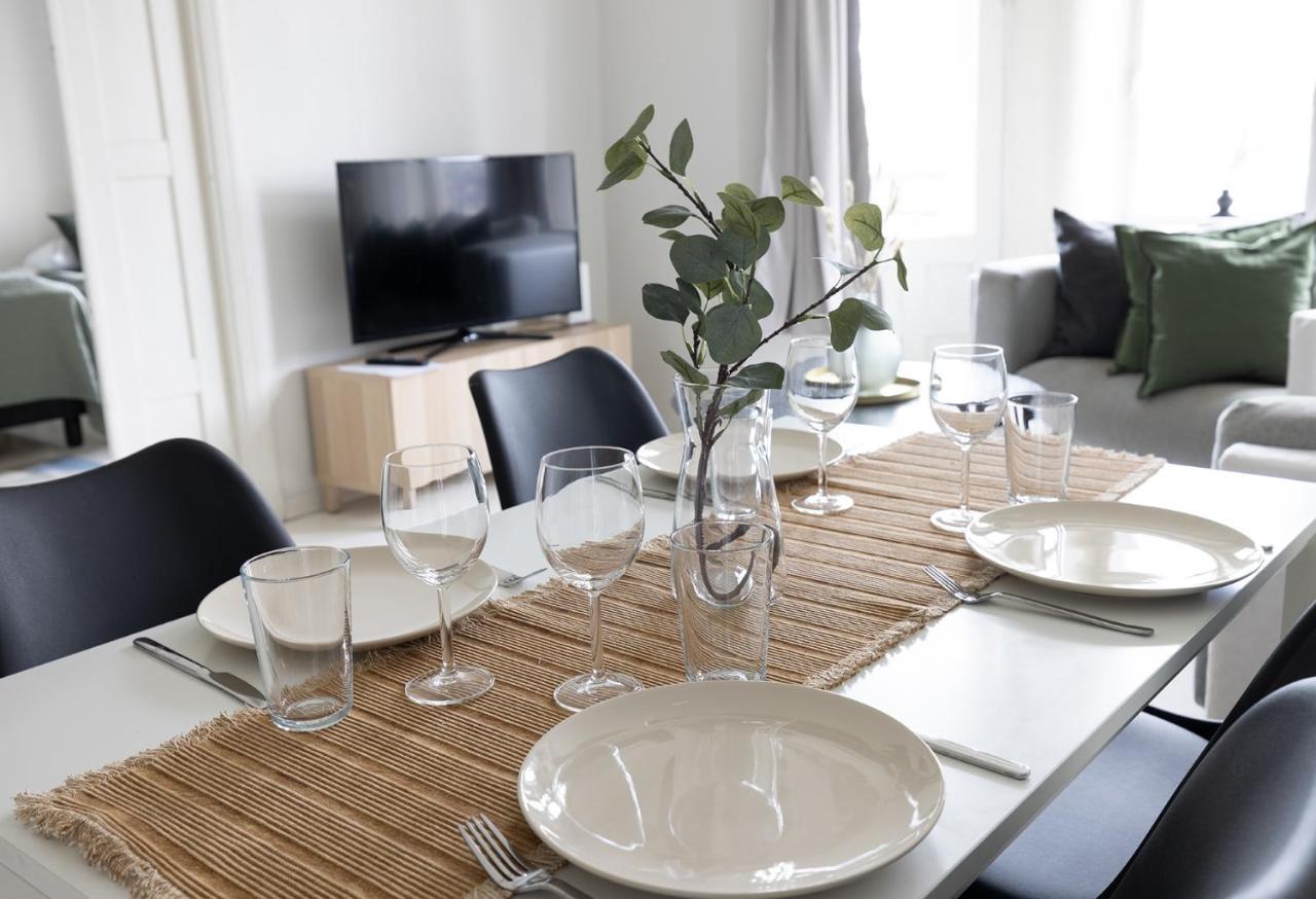 2Ndhomes City Center 2Br Apartment With Balcony And Sauna By Kaisaniemi Park Helsingfors Eksteriør bilde