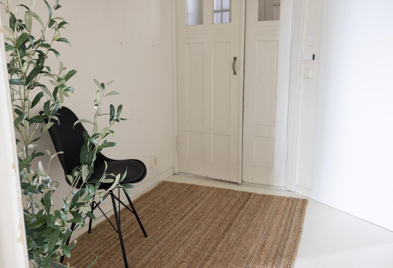 2Ndhomes City Center 2Br Apartment With Balcony And Sauna By Kaisaniemi Park Helsingfors Eksteriør bilde